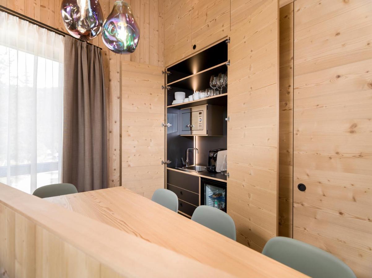 Skyview Chalets Am Camping Toblacher See ภายนอก รูปภาพ