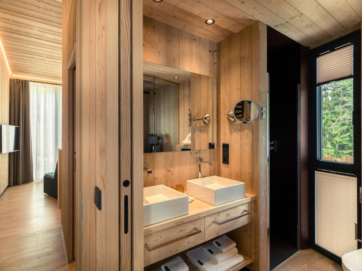 Skyview Chalets Am Camping Toblacher See ภายนอก รูปภาพ