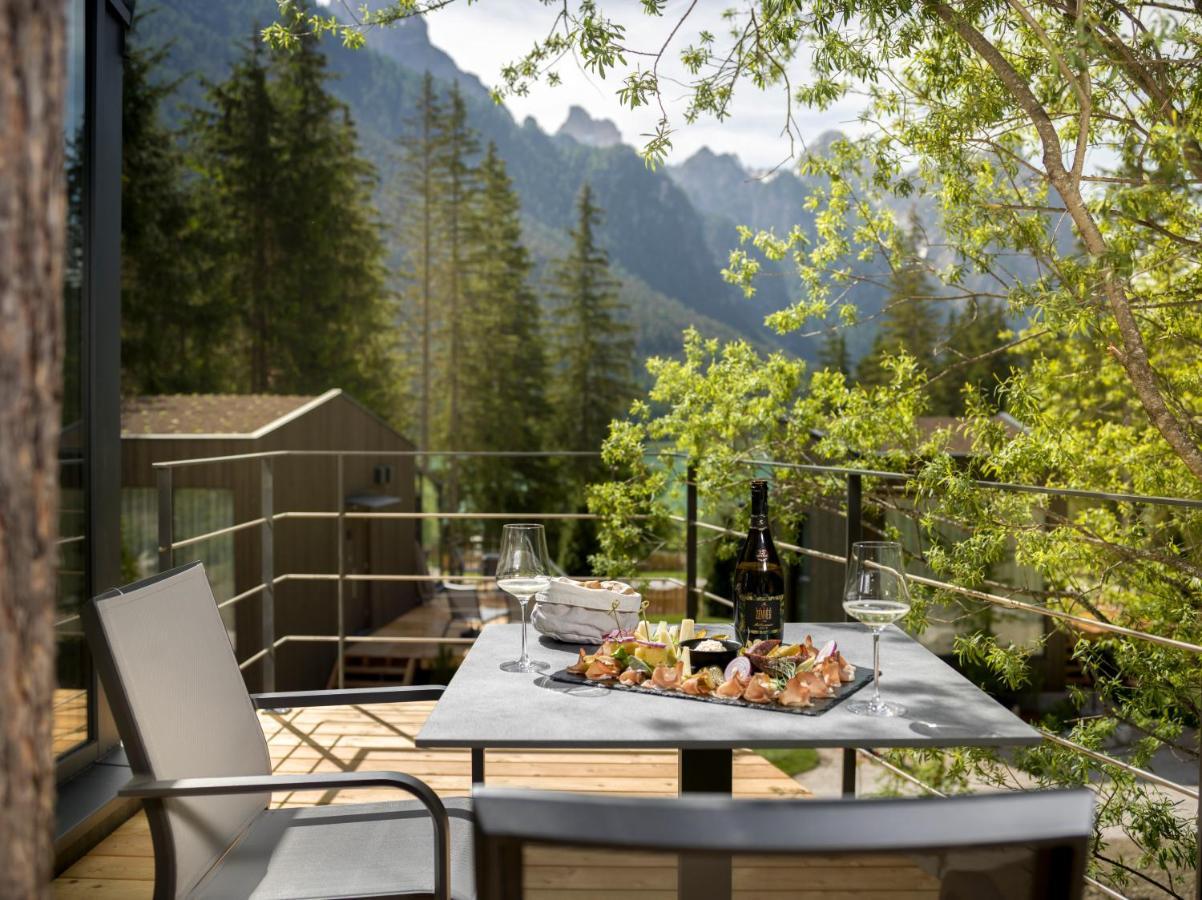 Skyview Chalets Am Camping Toblacher See ภายนอก รูปภาพ